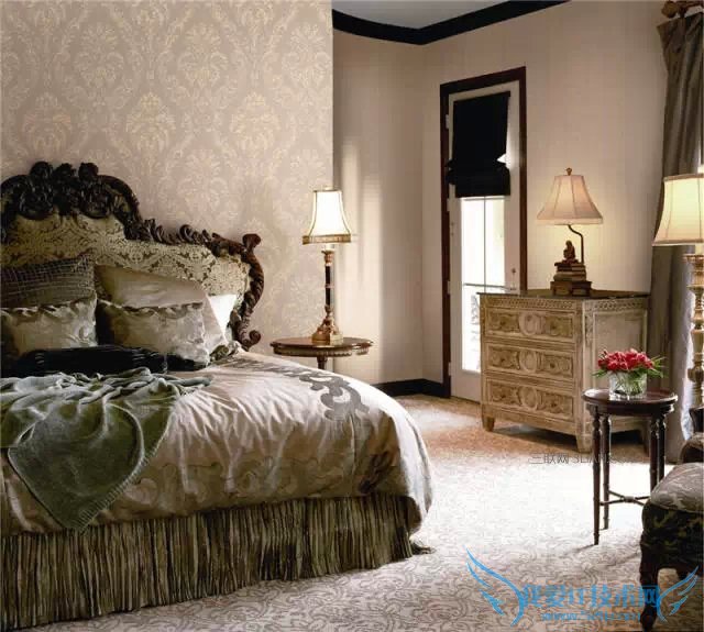 生活小常识:如何防止壁纸开裂?