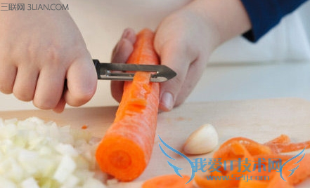 果蔬削错营养全失 10个日常习惯“偷走”你的健康 52IJ