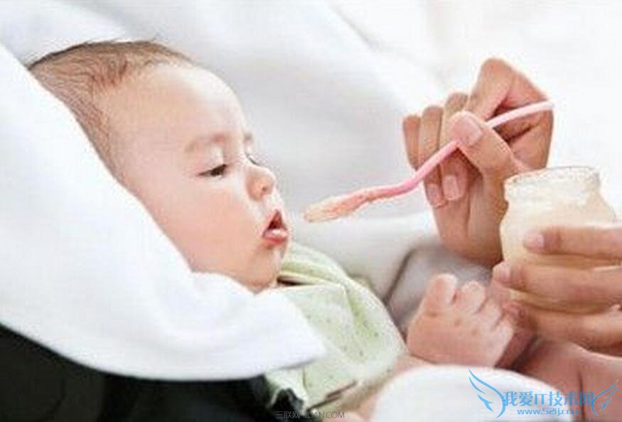 妈妈奶水不足,试试科学混合喂养 52IJ母婴教育