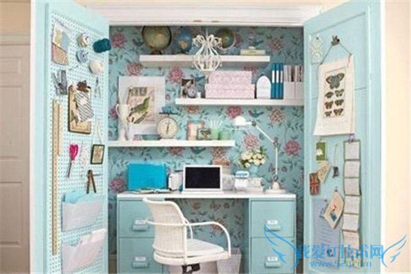 蜗居室内挤出小书房