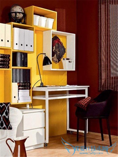 蜗居室内挤出小书房