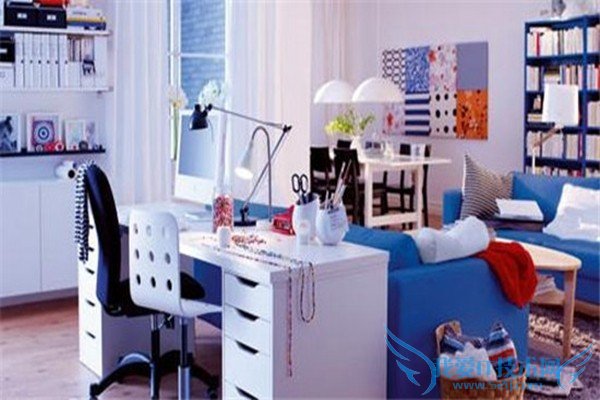 蜗居室内挤出小书房