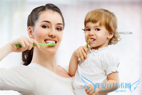 宝宝多大开始刷牙 52IJ母婴教育