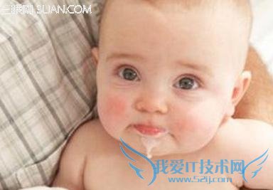 宝宝吐奶的处理措施 52IJ母婴教育