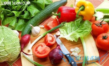 夏天宝宝上火多吃深色蔬菜 52IJ母婴教育