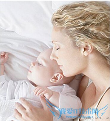 ͬ˯һŴ5      52IJĸӤ