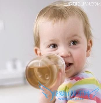 冬季宝宝不爱喝水怎么办 52IJ母婴教育