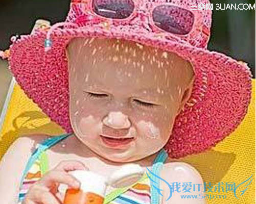 宝宝晒太阳最好穿“红衣” 52IJ母婴教育