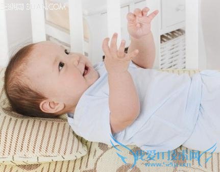 夏天宝宝睡凉席需知 52IJ母婴教育