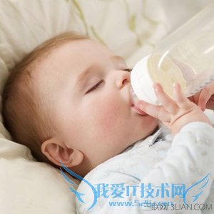 宝宝睡觉不安稳的表现 52IJ母婴教育