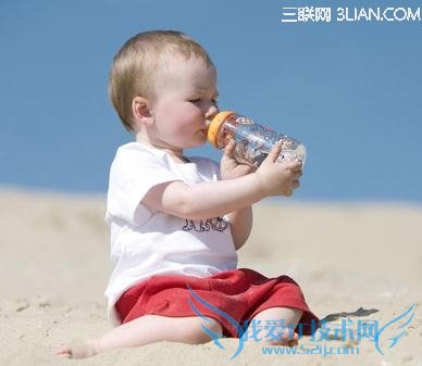 喂母乳的婴儿也需要适量补水 52IJ母婴教育