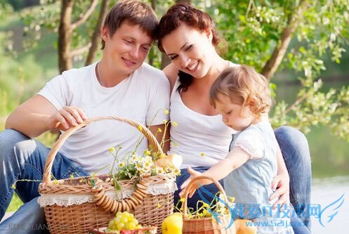 适合一岁以内的亲子游戏 三联