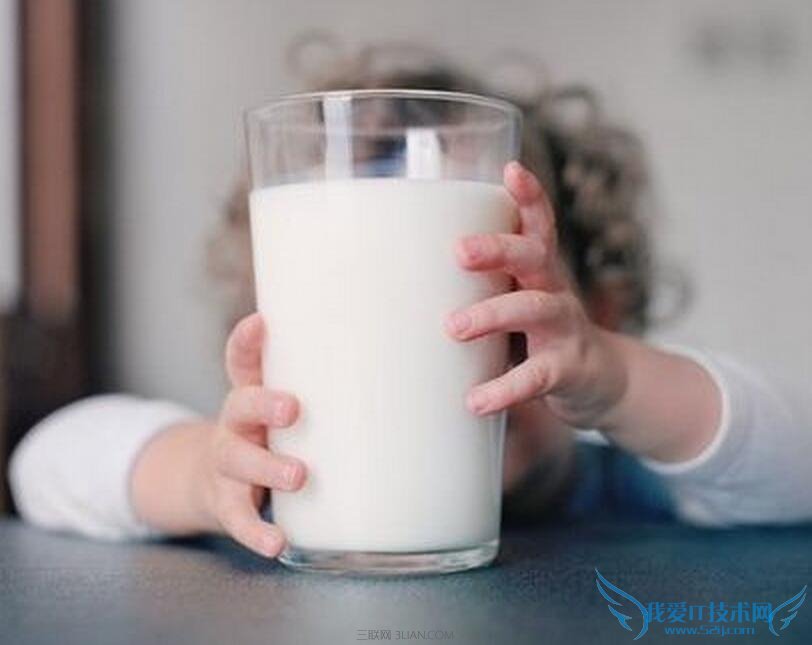 新生儿多少时间喂一次奶 52IJ母婴教育