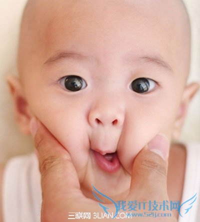 宝宝爱抓脸是怎么回事 52IJ母婴教育