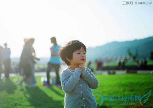 带孩子踏青必须提前告诉他:走散了怎么办 52IJ母婴教育