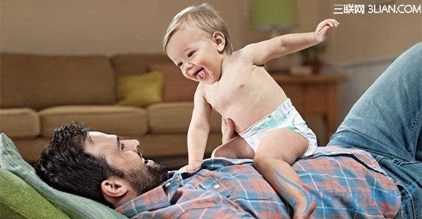 父母必学婴儿纸尿布的包法 三联