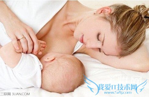 新妈躺着喂奶宝宝易患中耳炎 52IJ母婴教育