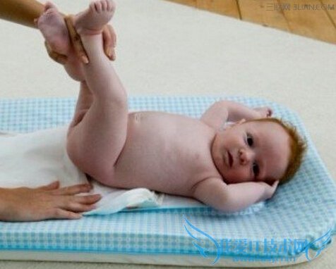 给宝宝选对纸尿裤轻松过夏 三联