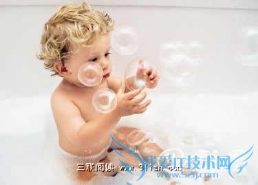 让宝宝爱洗澡的3个妙招-三联阅读