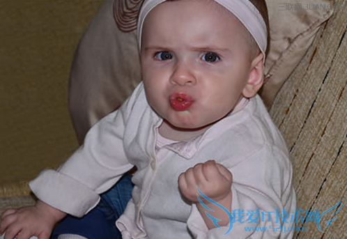 宝宝爱打人是怎么回事 52IJ母婴教育