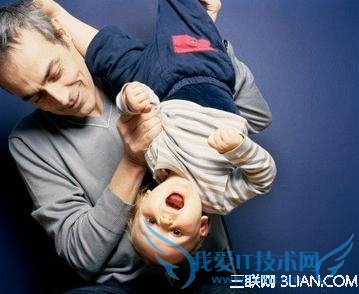对宝宝不宜的四种逗笑方式 52IJ母婴教育