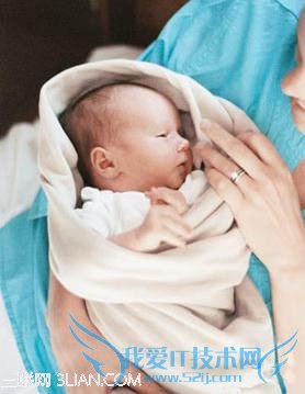 怎样抱宝宝他才舒服呢 52IJ母婴教育