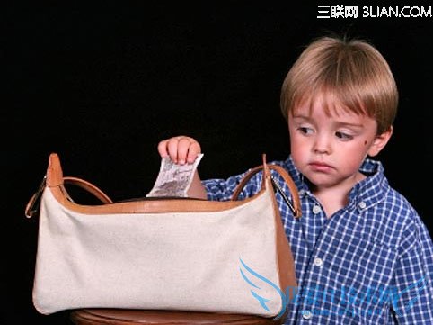 小孩偷拿家长的钱应如何教育 52IJ母婴教育