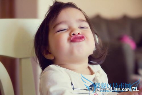 孩子的乳牙长出就开始保健 52IJ母婴教育