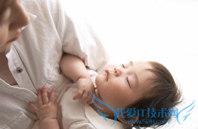 宝宝用什么睡姿才能兼顾漂亮与安全