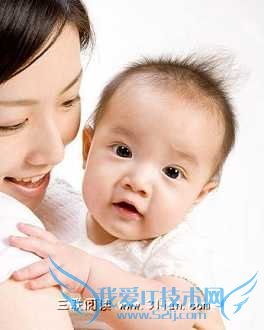 宝宝为什么会吐奶-52IJ母婴教育阅读