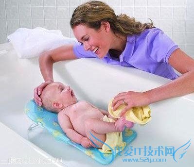 夏天给新生儿洗澡的细则注意事项 52IJ母婴教育