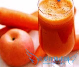 喝苹果胡萝卜汁解决孩子便秘 52IJ母婴教育