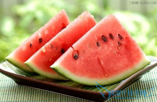 宝宝夏天长痱子怎么办 52IJ母婴教育