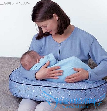 母乳喂养需要喂水吗 三联