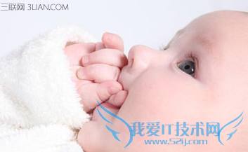 宝宝吃手怎么办 52IJ母婴教育