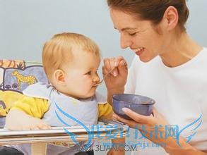 怎样给宝宝添加辅食 52IJ母婴教育