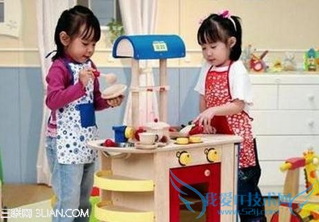 橡皮泥使你的宝宝心灵手巧 三联