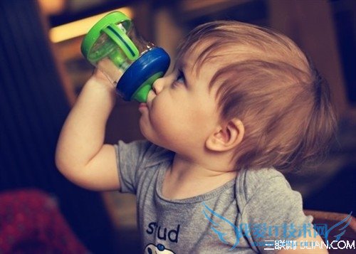 ´º¼¾¶ùͯ±£½¡×¢ÒâÊÂÏî ÈýÁª