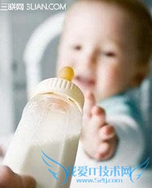 冲奶粉别用“高级水” 52IJ母婴教育