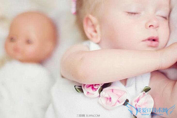 教宝宝翻身的方法 52IJ母婴教育