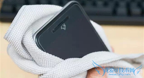 iPhone掉水怎么办?五步急救掉水iPhone