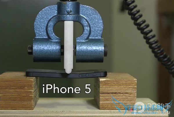 iPhone6 Plus沉冤得雪 压力测试对比杠杠的