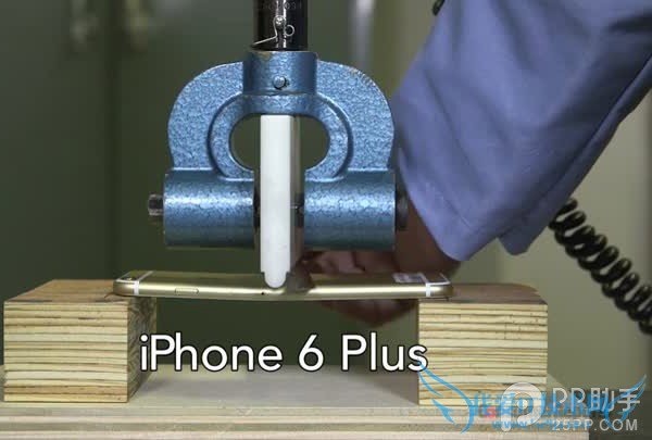 iPhone6 Plus沉冤得雪 压力测试对比杠杠的