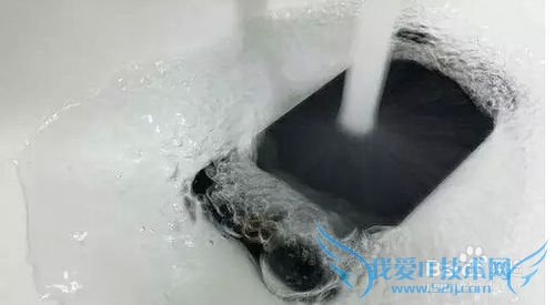 苹果iphone6掉水里怎么办 52IJ手机之家