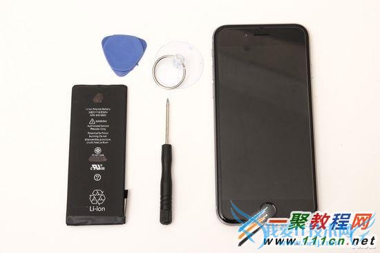 iPhone6 plus怎么更换电池 iPhone6 plus换电池图文教程 52IJ手机之家