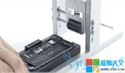 最简单的iPhone手机拆机教程 苹果手机拆机教程 苹果手机如何换内电池 系统之家