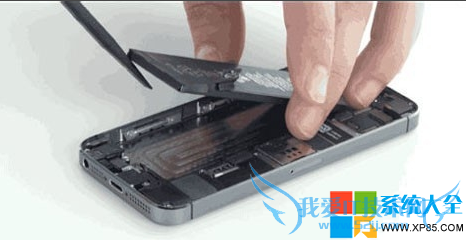 最简单的iPhone手机拆机教程 苹果手机拆机教程 苹果手机如何换内电池 系统之家