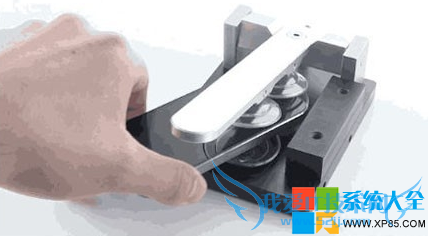 最简单的iPhone手机拆机教程 苹果手机拆机教程 苹果手机如何换内电池 系统之家