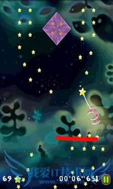 游戏拥有18个梦幻般的游戏关卡,每一级难度都会逐渐增加。物理引擎的使用让每一次弹跳都显得非常有质感。游戏采用无尽的放松游戏模式,快来挑战一下将月亮送到更高的位置吧。