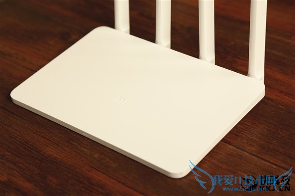 149元!小米路由器3开箱图赏:比iPhone 6还薄